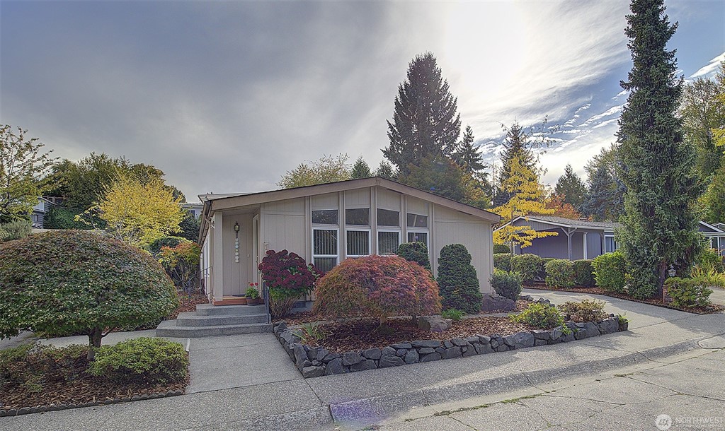 17308 Woodcrest Drive NE Bothell, WA 98011