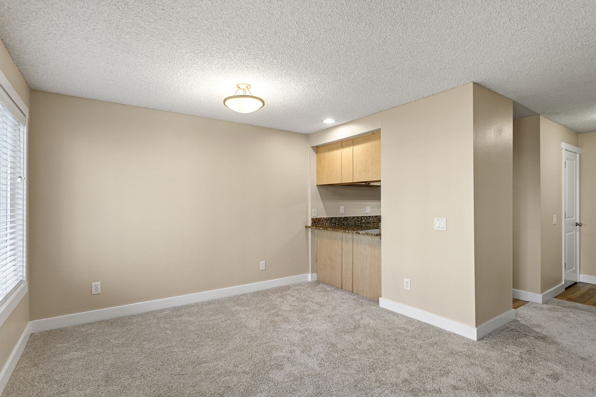 Dining Area at 15230 SE 43rd Ct 101, Bellevue, WA 98006