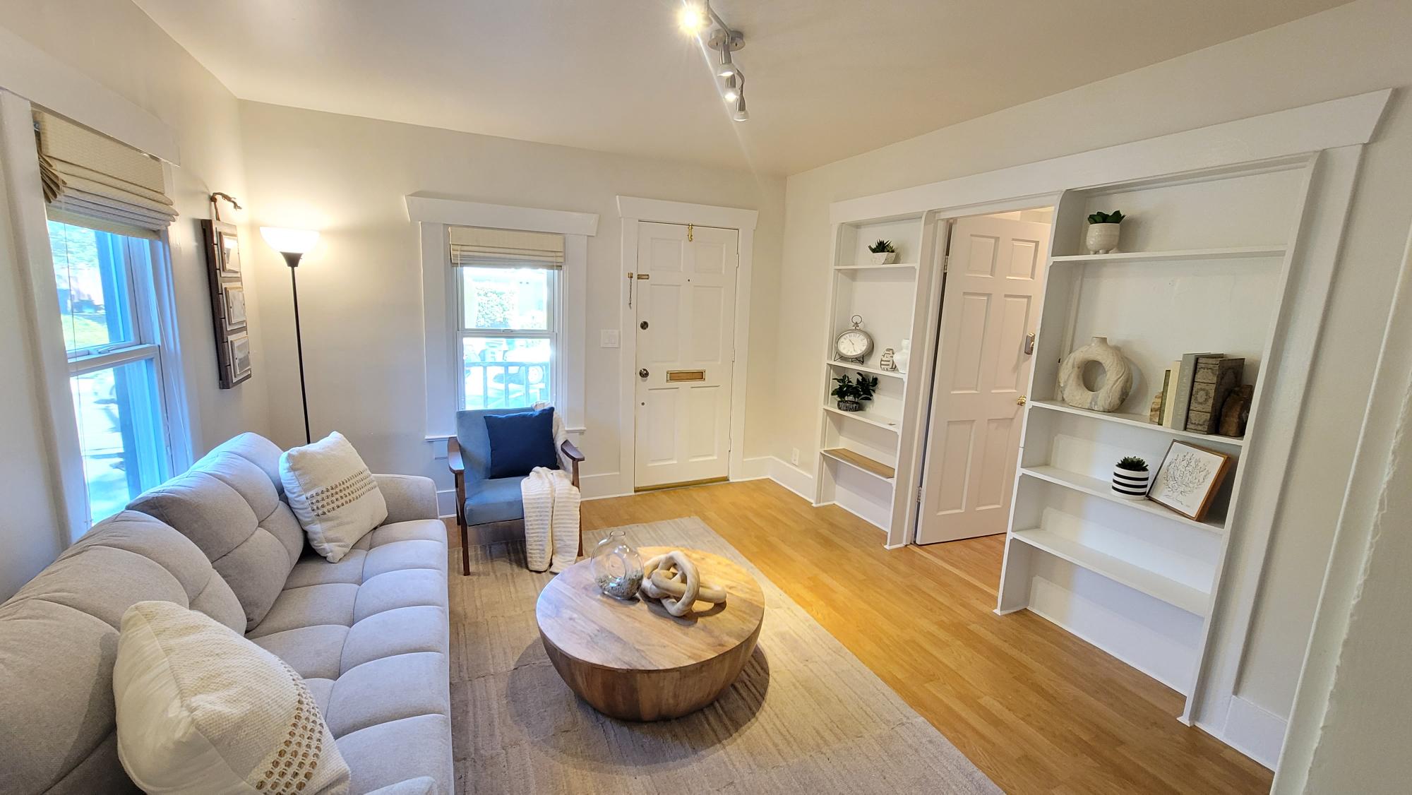 Living Room at 5621 Brooklyn Ave NE, Seattle, WA 98105