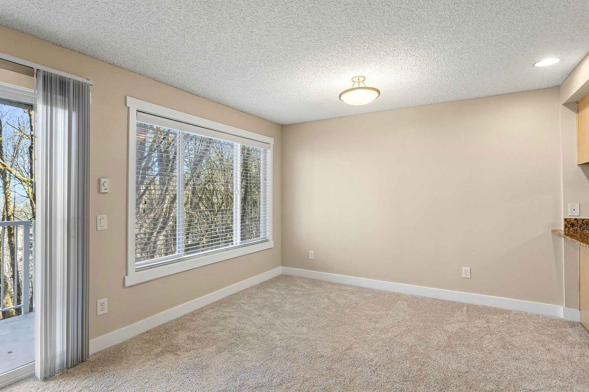 Dining Area at 15230 SE 43rd Ct 101, Bellevue, WA 98006