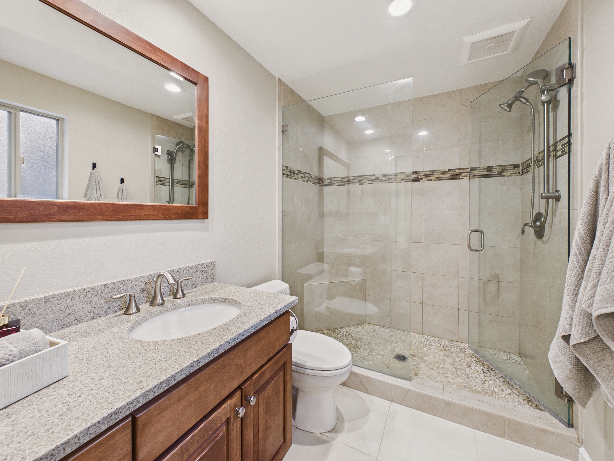 Master Bathroom at 18903 NE 165th St, Woodinville, WA 98072
