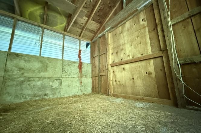 Barn and Huge Workshop at 2015 290th Ave Ne Carnation 98014