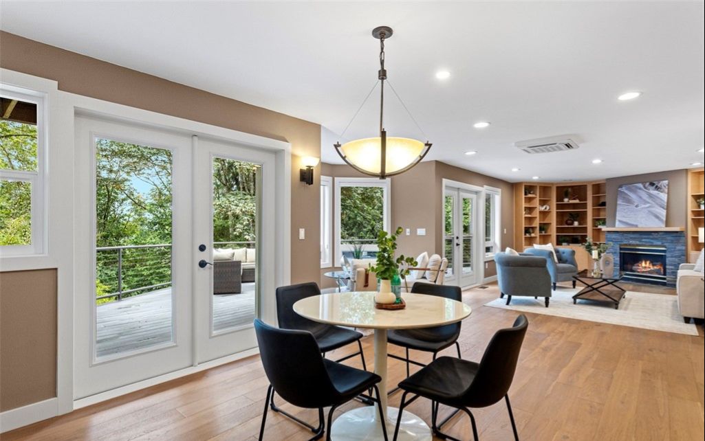 Breakfast Nook at 16430 266th Avenue SE Issaquah, WA 98027