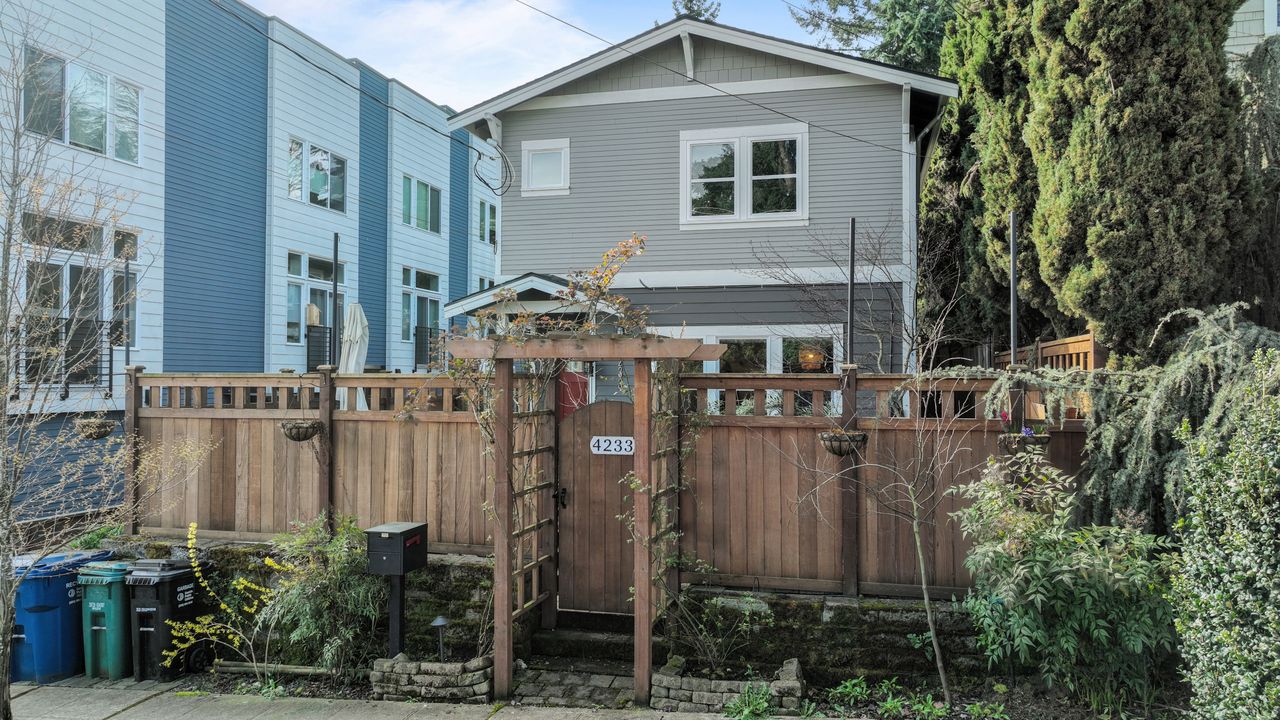 Property Photo in 4233 S Lucile Street Seattle, WA 98118