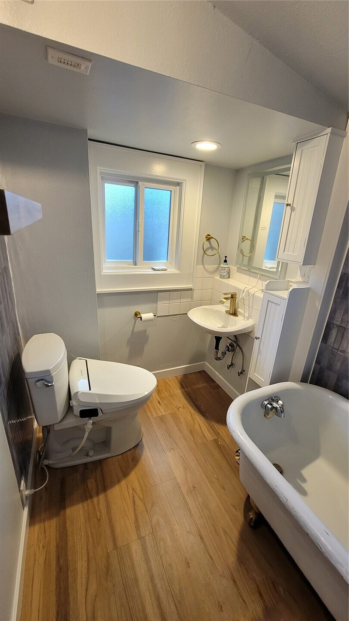 Bathrooms at 5621 Brooklyn Ave NE, Seattle, WA 98105