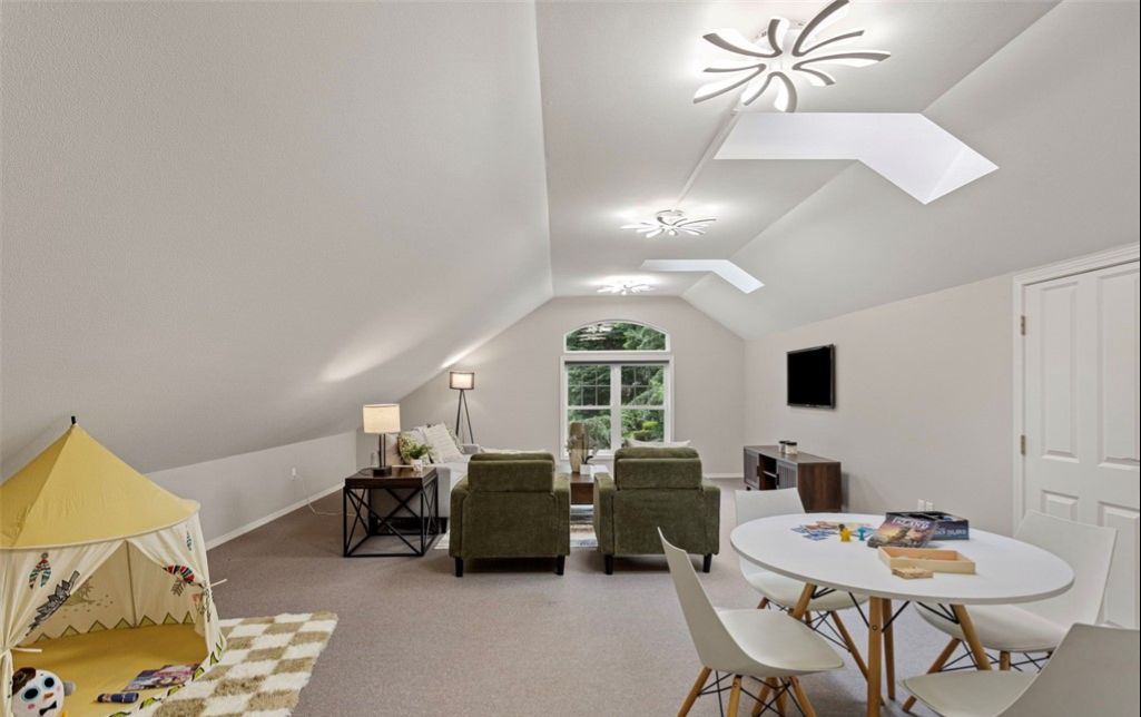 Bonus&nbsp;Room at 16430 266th Avenue SE Issaquah, WA 98027