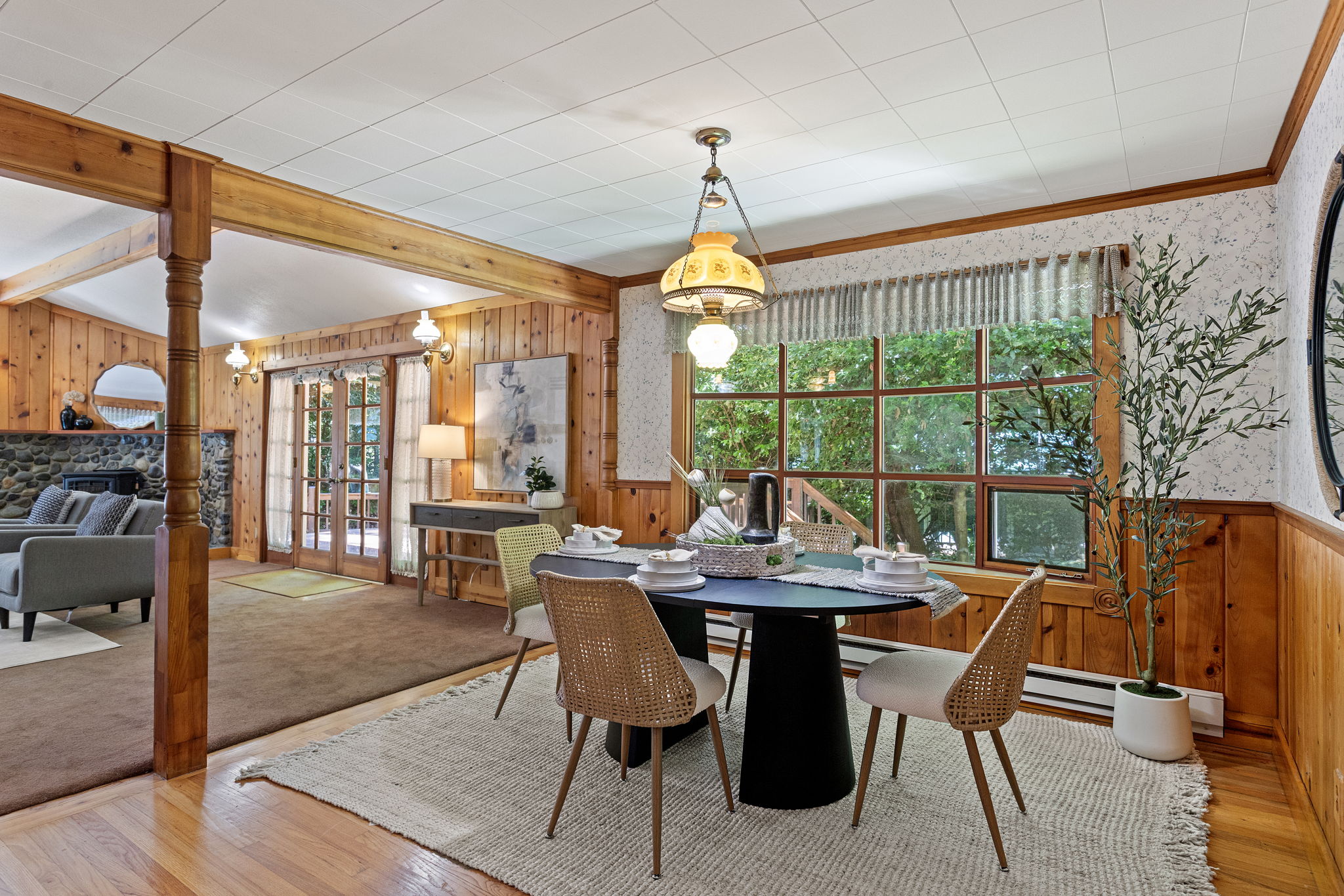 Dining Area at 2015 290th Ave Ne Carnation 98014
