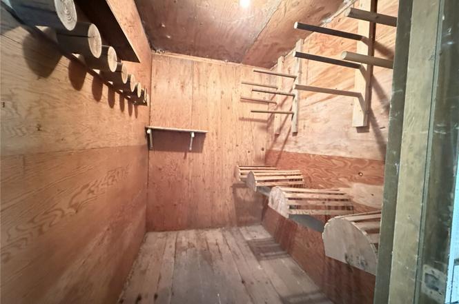 Barn and Huge Workshop at 2015 290th Ave Ne Carnation 98014
