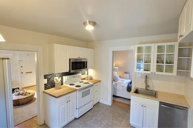 Kitchen Area at 5621 Brooklyn Ave NE, Seattle, WA 98105