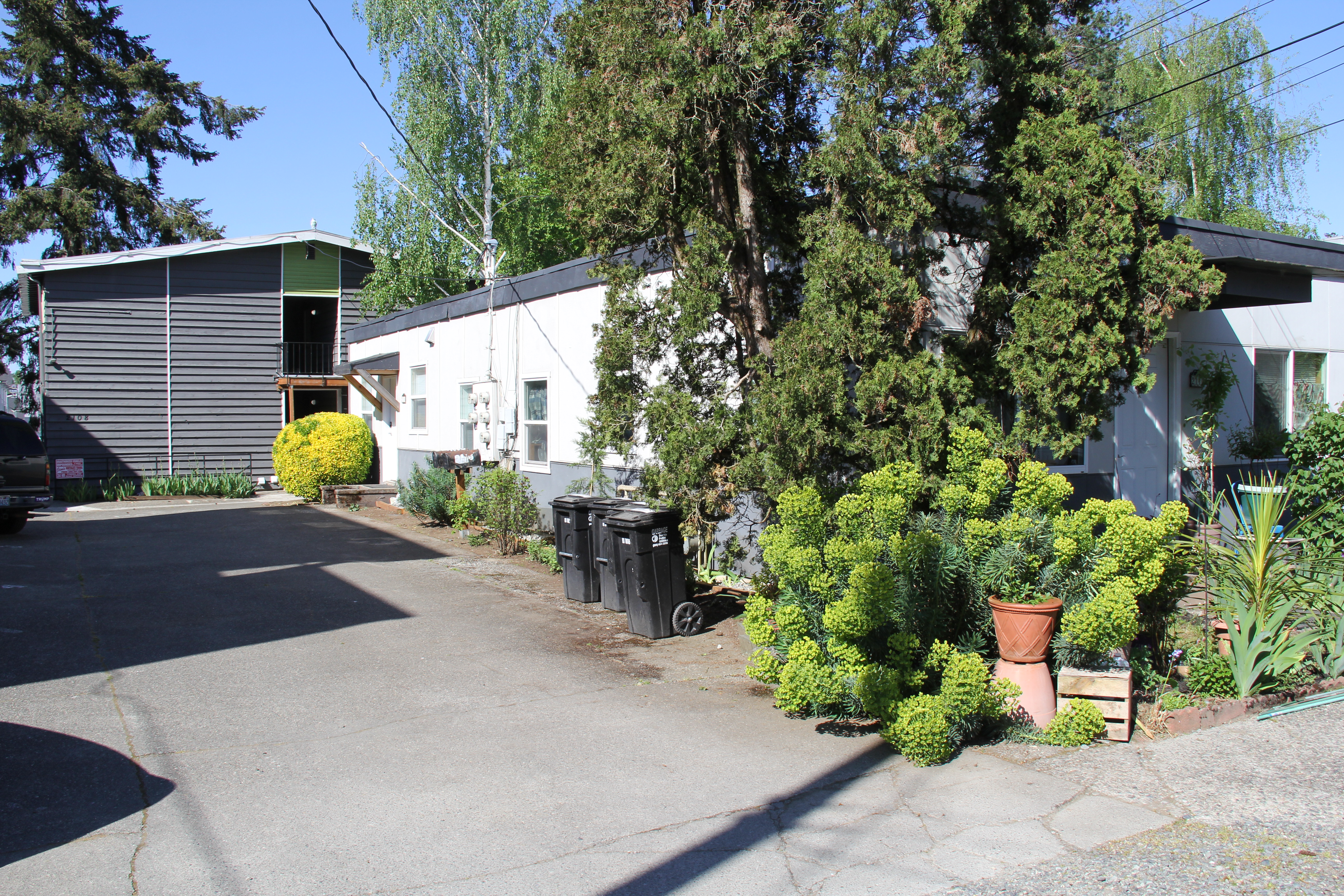 Open Space Parking at 2110-2116 NE 85th St, Seattle, WA 98115