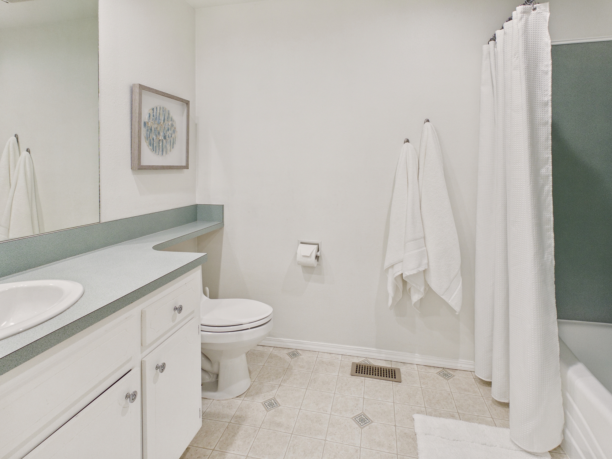 Master Bathroom at 18903 NE 165th St, Woodinville, WA 98072