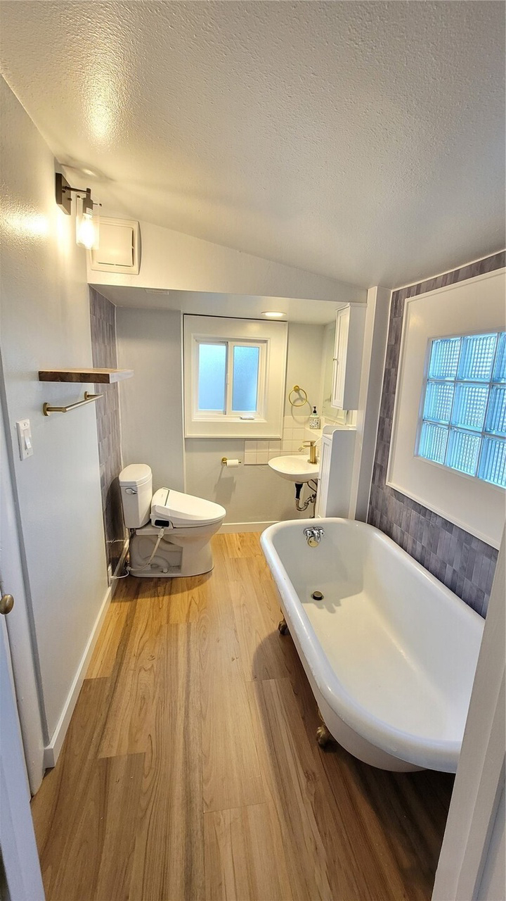 Bathrooms at 5621 Brooklyn Ave NE, Seattle, WA 98105